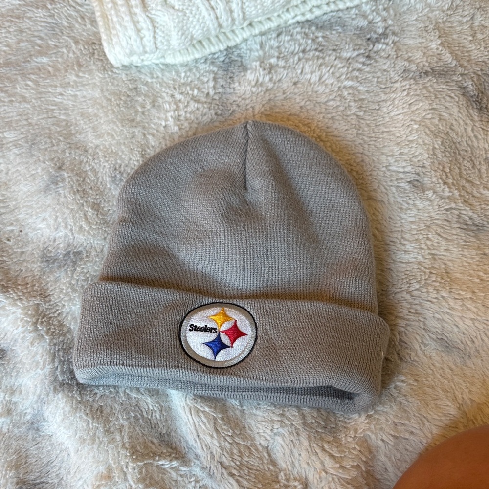 New Era Gray Steelers Beanie